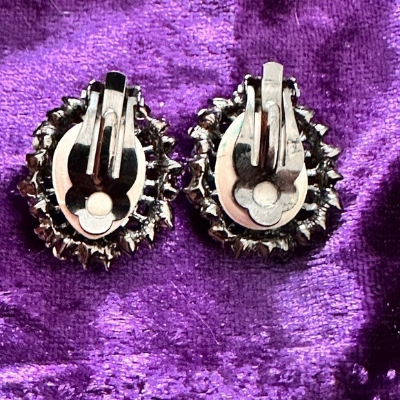 Clip On Earrings Blue Glass & Aurora Borealis Crystals Gun Metal Oval 1’ 3373 B - Picture 6 of 10